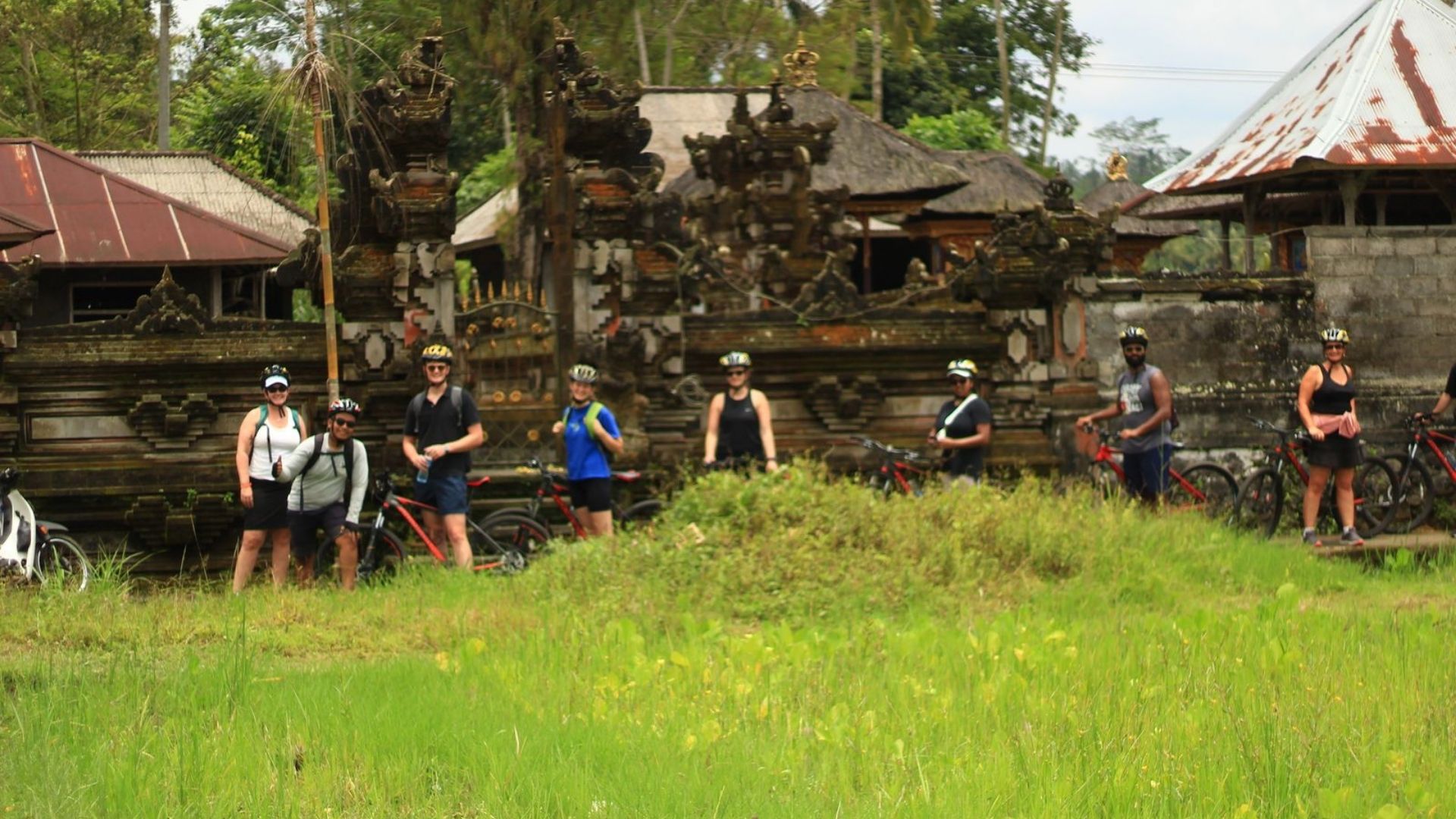 Gowez Adventure - Afternoon Cycling and Visit Temple